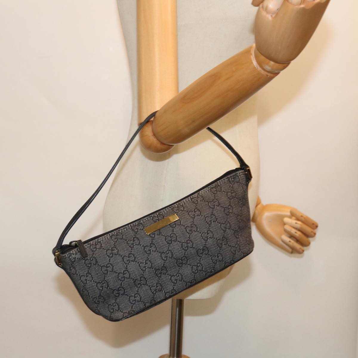 GUCCI GG Canvas Accessory Pouch Black 07198 Auth 70805