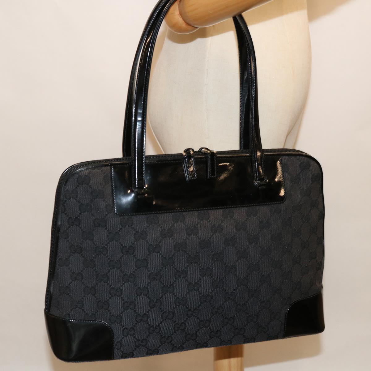 GUCCI GG Canvas Shoulder Bag Black 002 1122 3444 Auth 70809