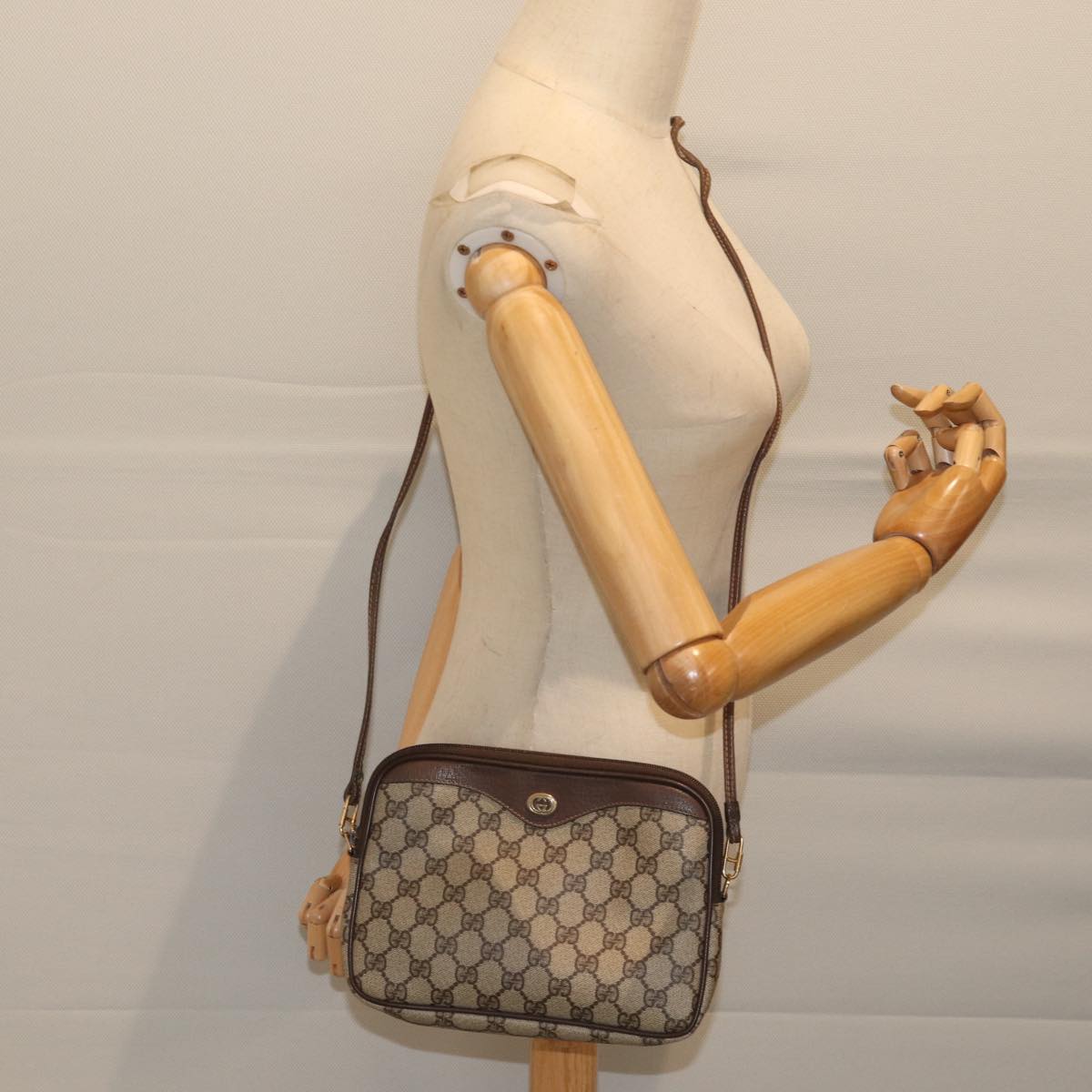 GUCCI GG Supreme Shoulder Bag PVC Beige 97 02 068 Auth 70812