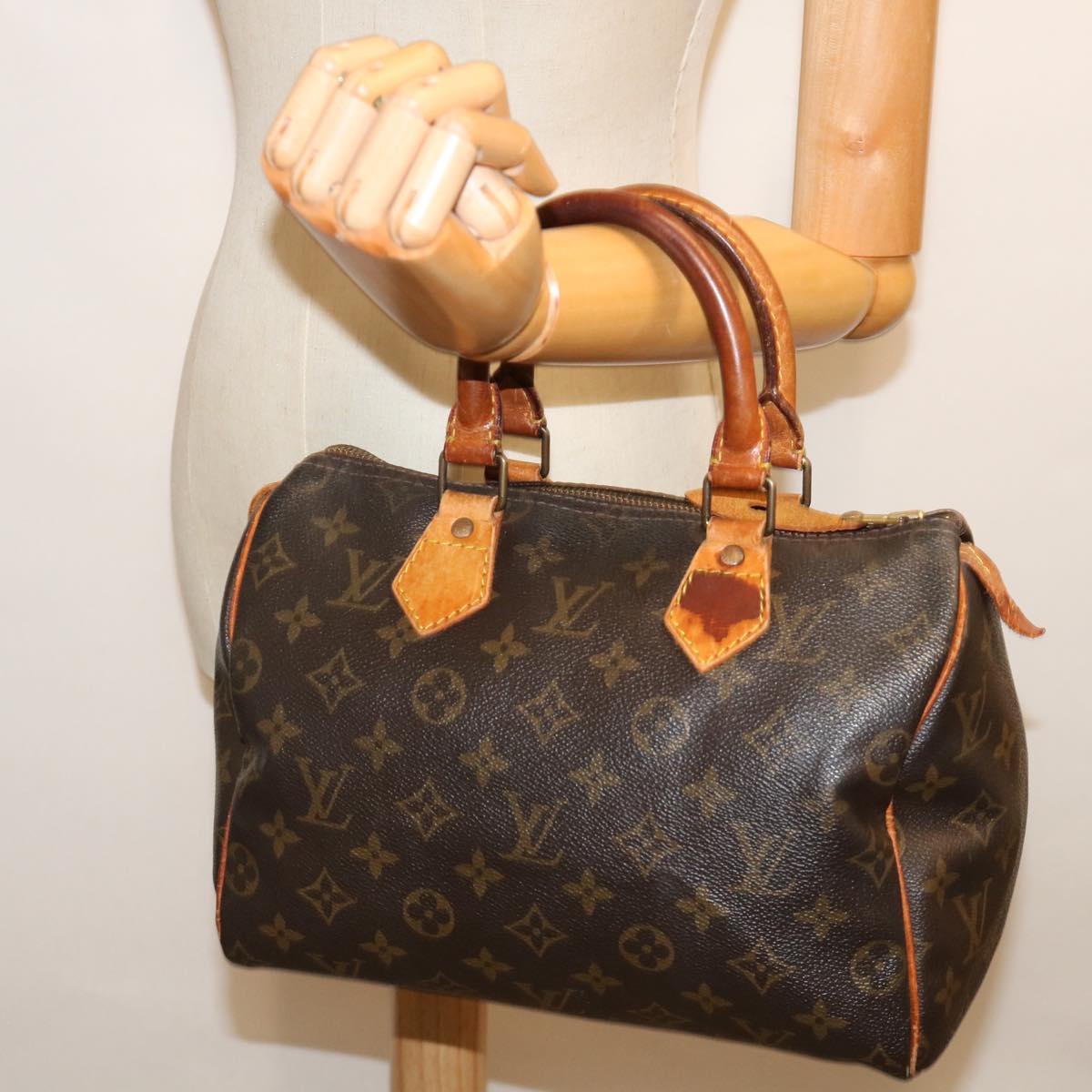 LOUIS VUITTON Monogram Speedy 25 Hand Bag M41528 LV Auth 70839