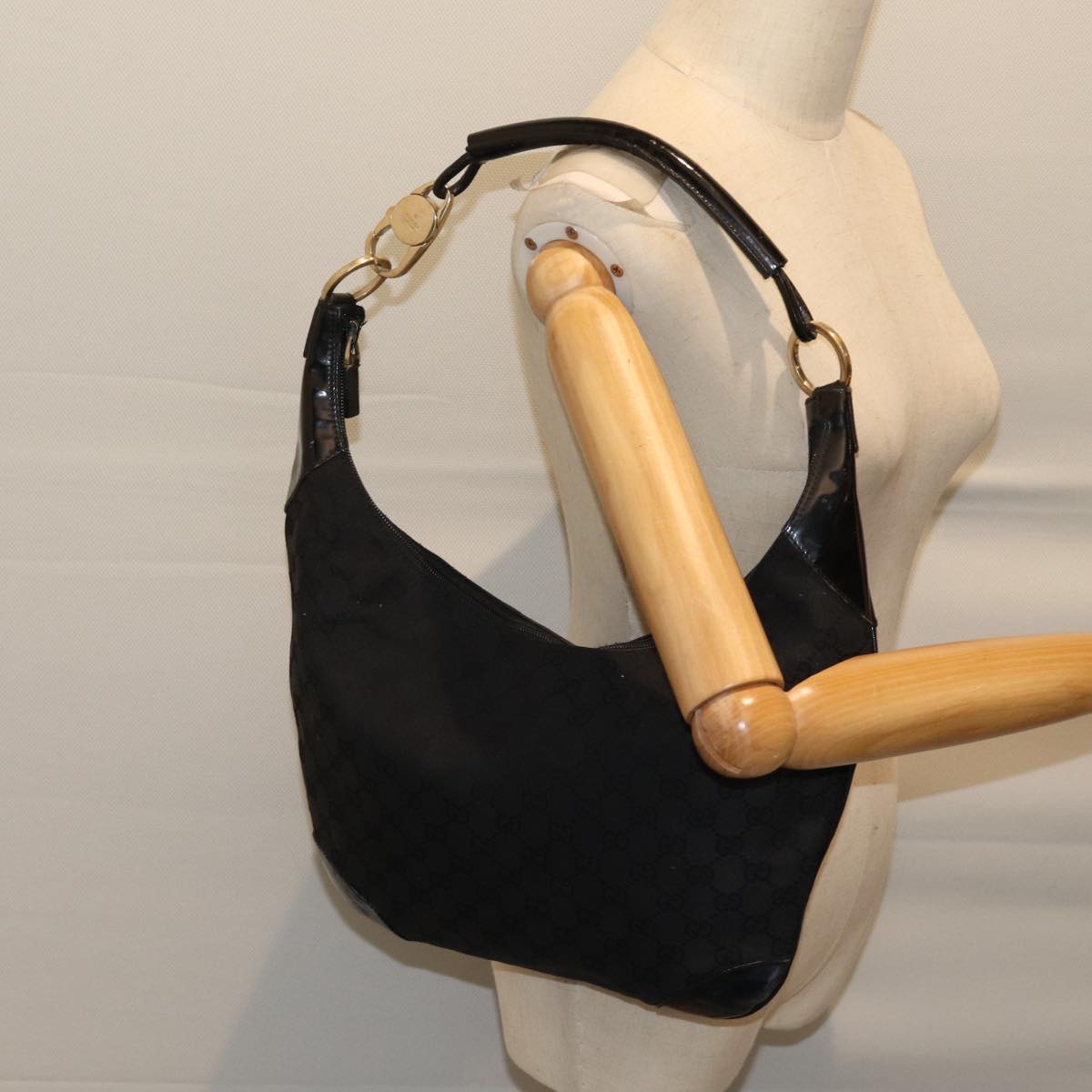 GUCCI GG Canvas Shoulder Bag Black 001 4157 Auth 70868