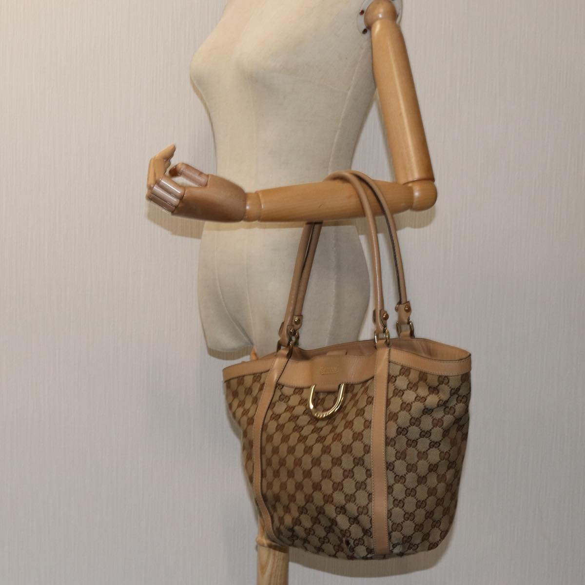 GUCCI GG Canvas Shoulder Bag Beige 211982 Auth 70870