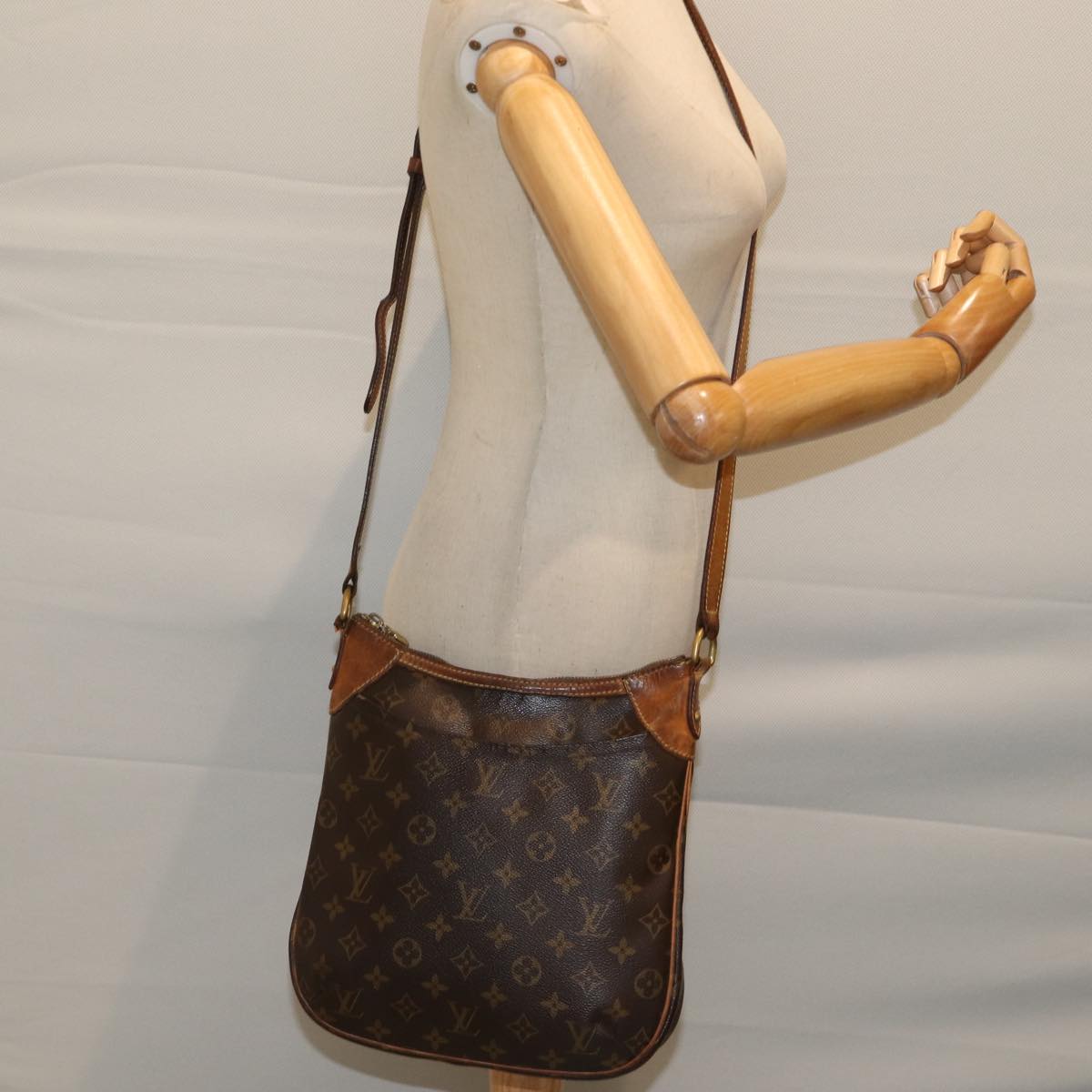 LOUIS VUITTON Monogram Odeon PM Shoulder Bag M56390 LV Auth 70981