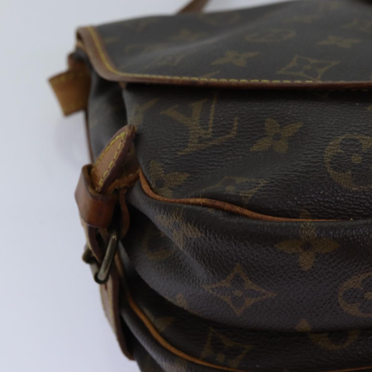 LOUIS VUITTON Monogram Saumur 30 Shoulder Bag M42256 LV Auth 71077