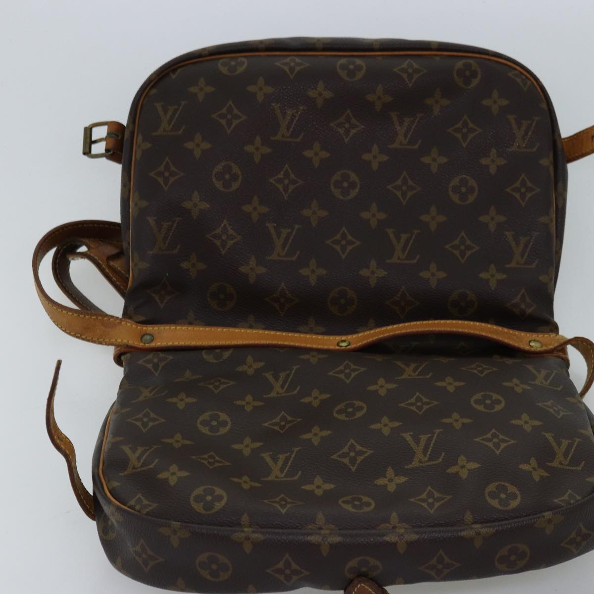 LOUIS VUITTON Monogram Saumur 30 Shoulder Bag M42256 LV Auth 71077