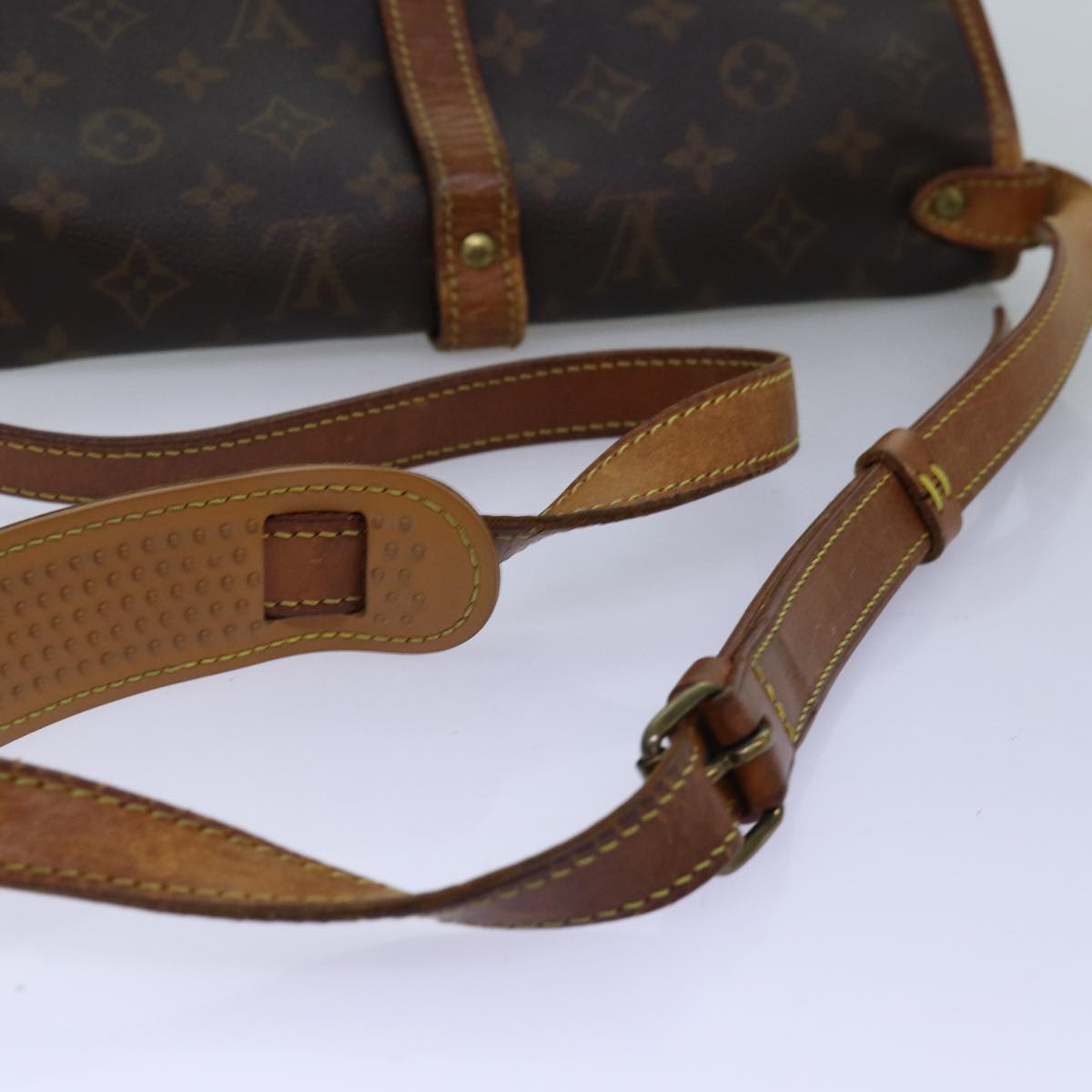 LOUIS VUITTON Monogram Saumur 30 Shoulder Bag M42256 LV Auth 71077