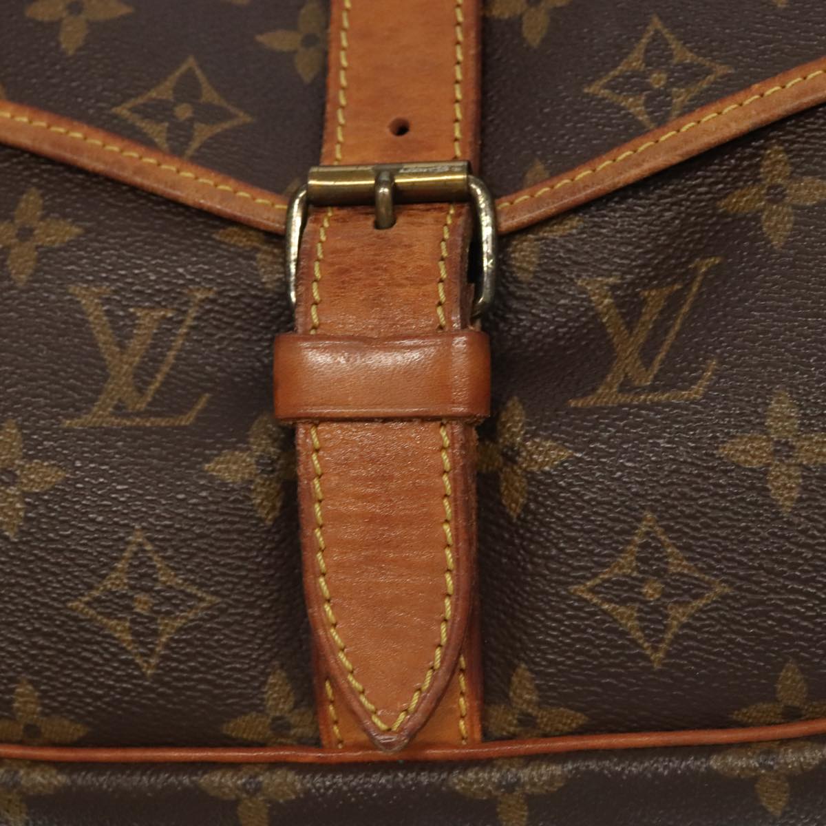 LOUIS VUITTON Monogram Saumur 35 Shoulder Bag M42254 LV Auth 71081