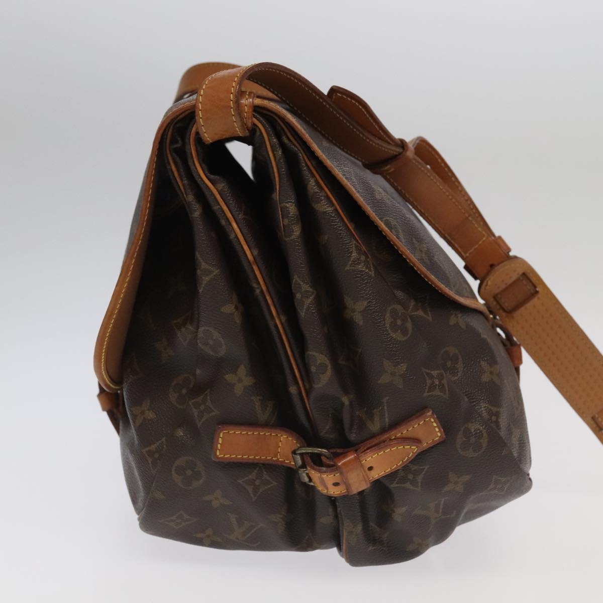 LOUIS VUITTON Monogram Saumur 35 Shoulder Bag M42254 LV Auth 71081