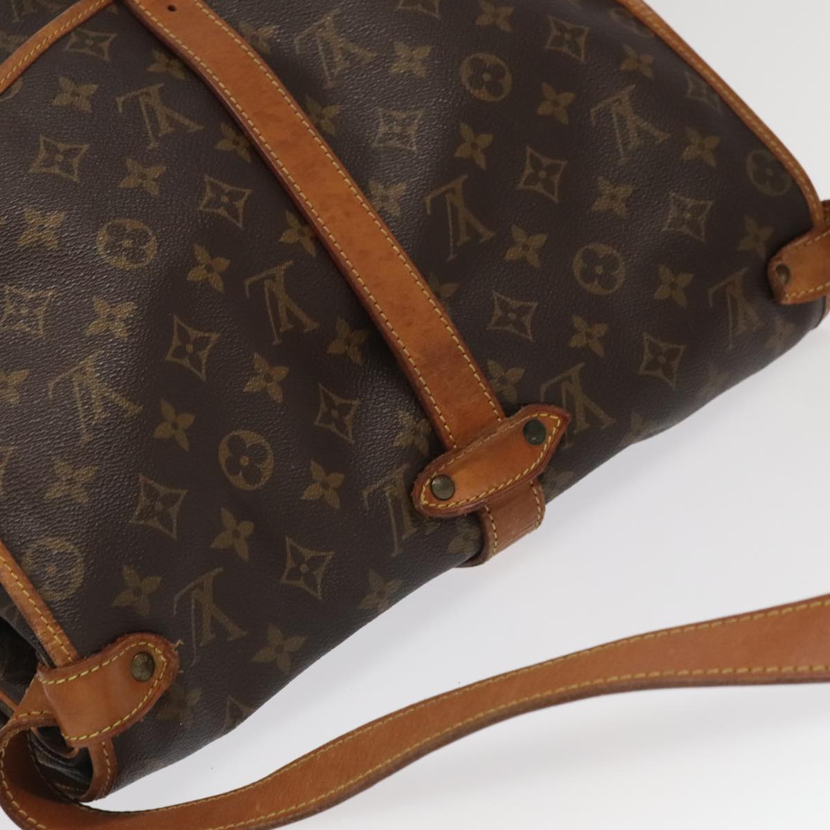 LOUIS VUITTON Monogram Saumur 35 Shoulder Bag M42254 LV Auth 71081