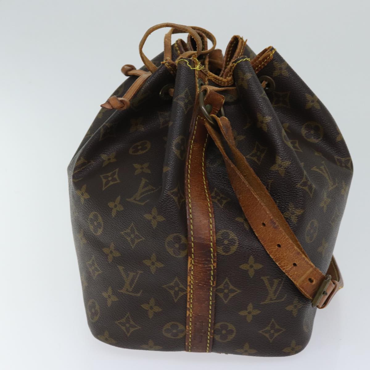 LOUIS VUITTON Monogram Petit Noe Shoulder Bag M42226 LV Auth 71092