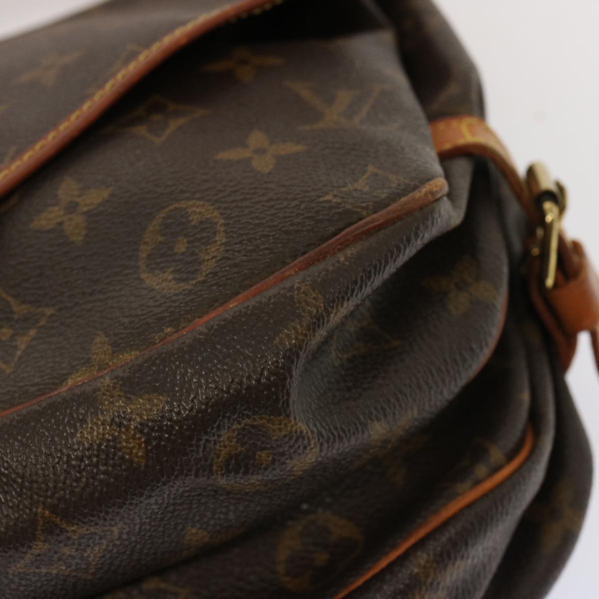 LOUIS VUITTON Monogram Saumur 30 Shoulder Bag M42256 LV Auth 71176