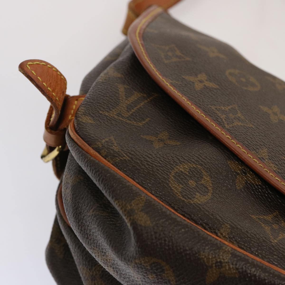 LOUIS VUITTON Monogram Saumur 30 Shoulder Bag M42256 LV Auth 71176