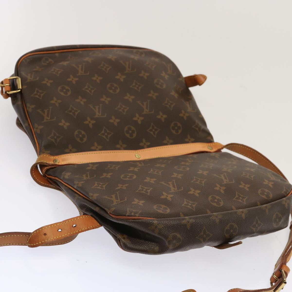 LOUIS VUITTON Monogram Saumur 30 Shoulder Bag M42256 LV Auth 71176