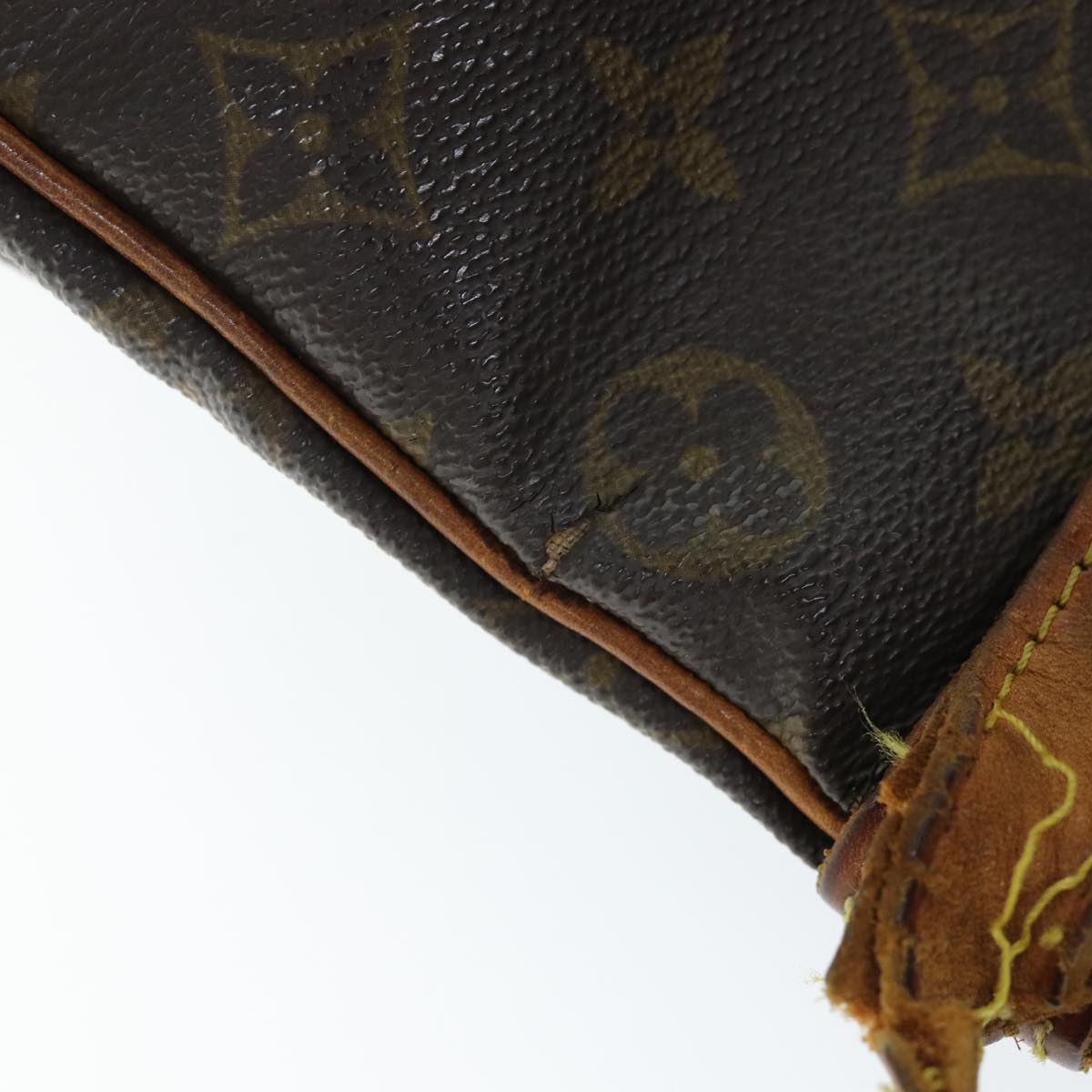 LOUIS VUITTON Monogram Saumur 35 Shoulder Bag M42254 LV Auth 71244