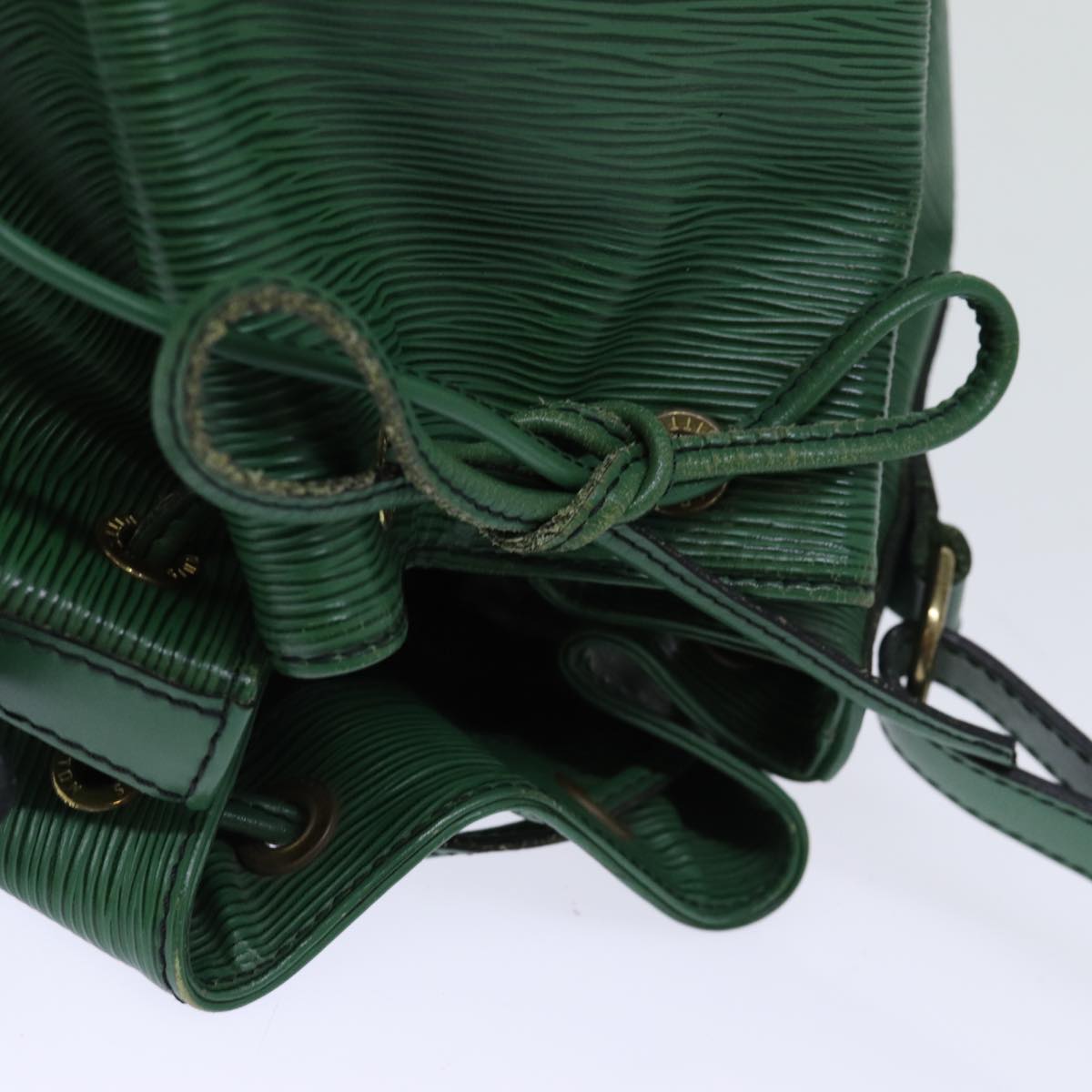 LOUIS VUITTON Epi Petit Noe Shoulder Bag Green M44104 LV Auth 71282