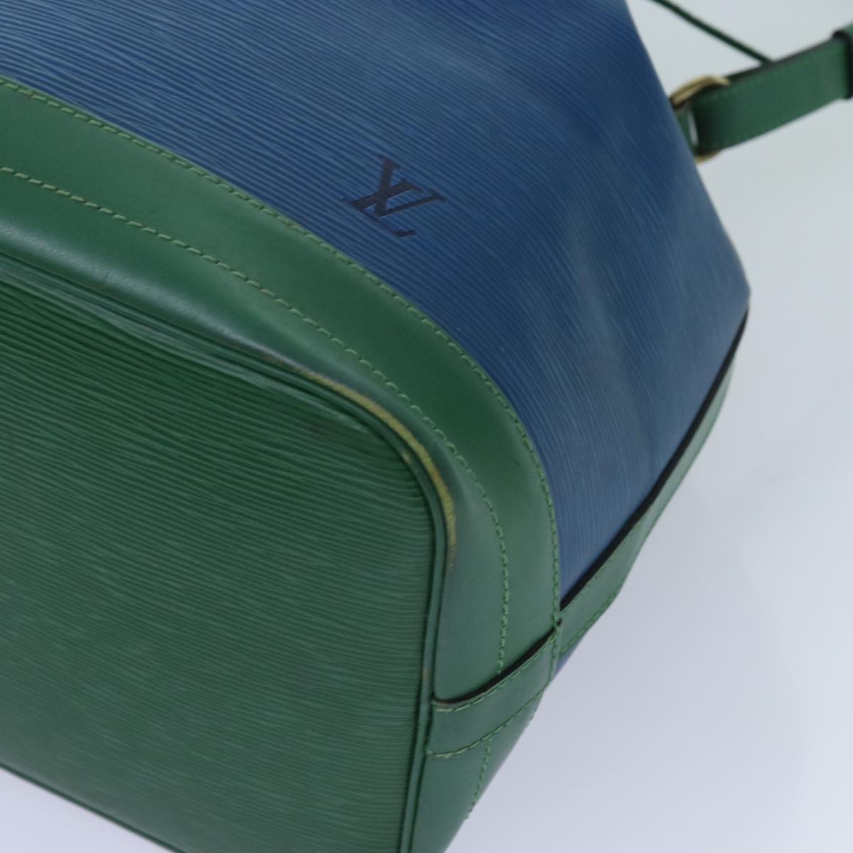 LOUIS VUITTON Epi Noe Shoulder Bag Bicolor Green Blue M44044 LV Auth 71396