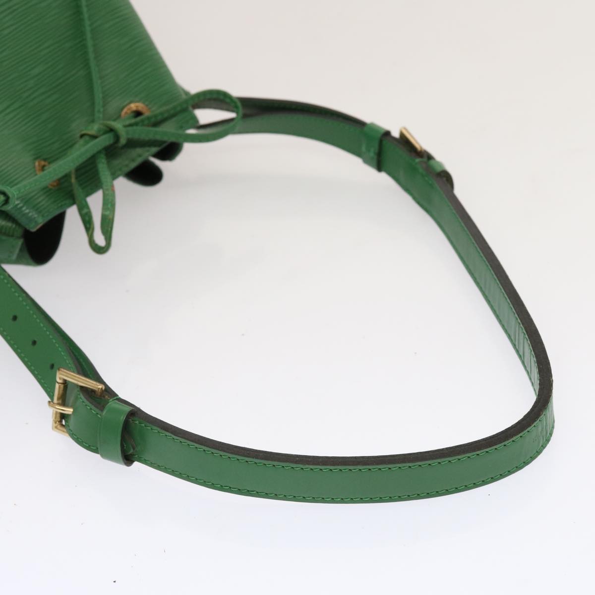 LOUIS VUITTON Epi Petit Noe Shoulder Bag Green M44104 LV Auth 71400