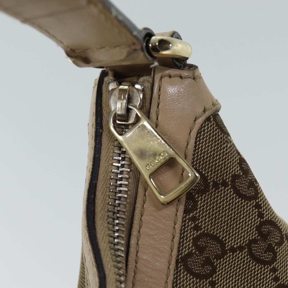 GUCCI GG Canvas Shoulder Bag Beige 257084 Auth 71510