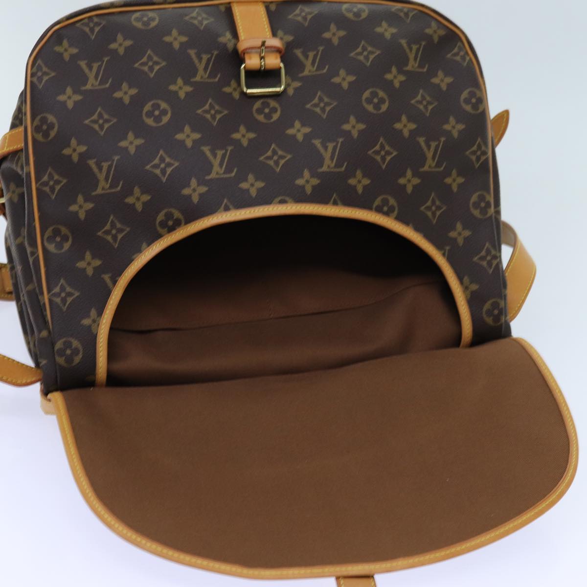 LOUIS VUITTON Monogram Saumur 35 Shoulder Bag M42254 LV Auth 71604A