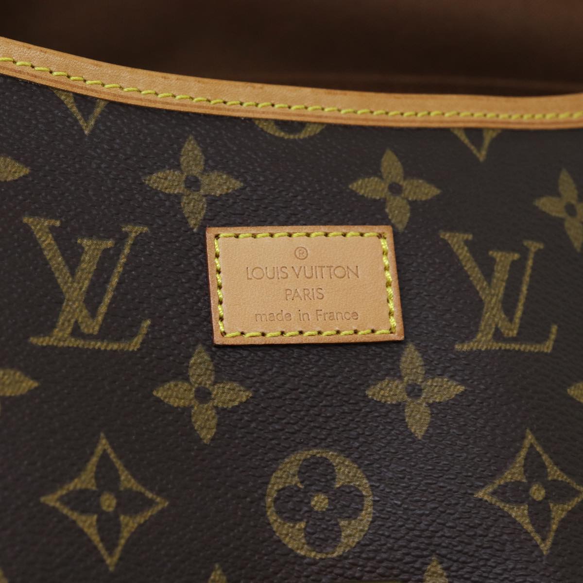 LOUIS VUITTON Monogram Saumur 35 Shoulder Bag M42254 LV Auth 71604A