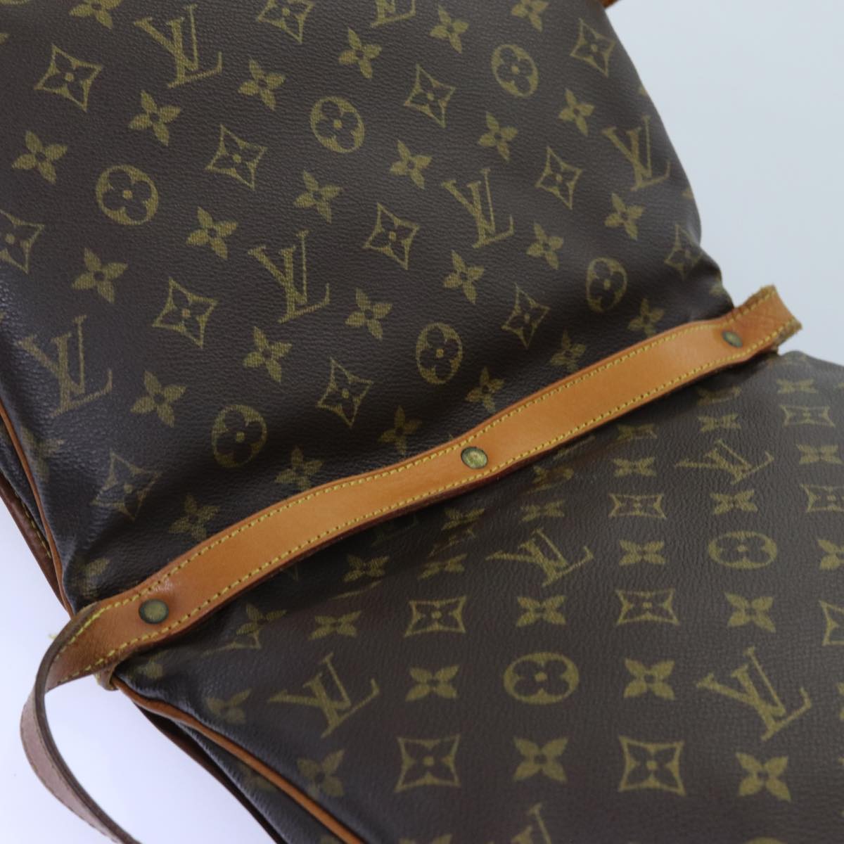 LOUIS VUITTON Monogram Saumur 30 Shoulder Bag M42256 LV Auth 71707