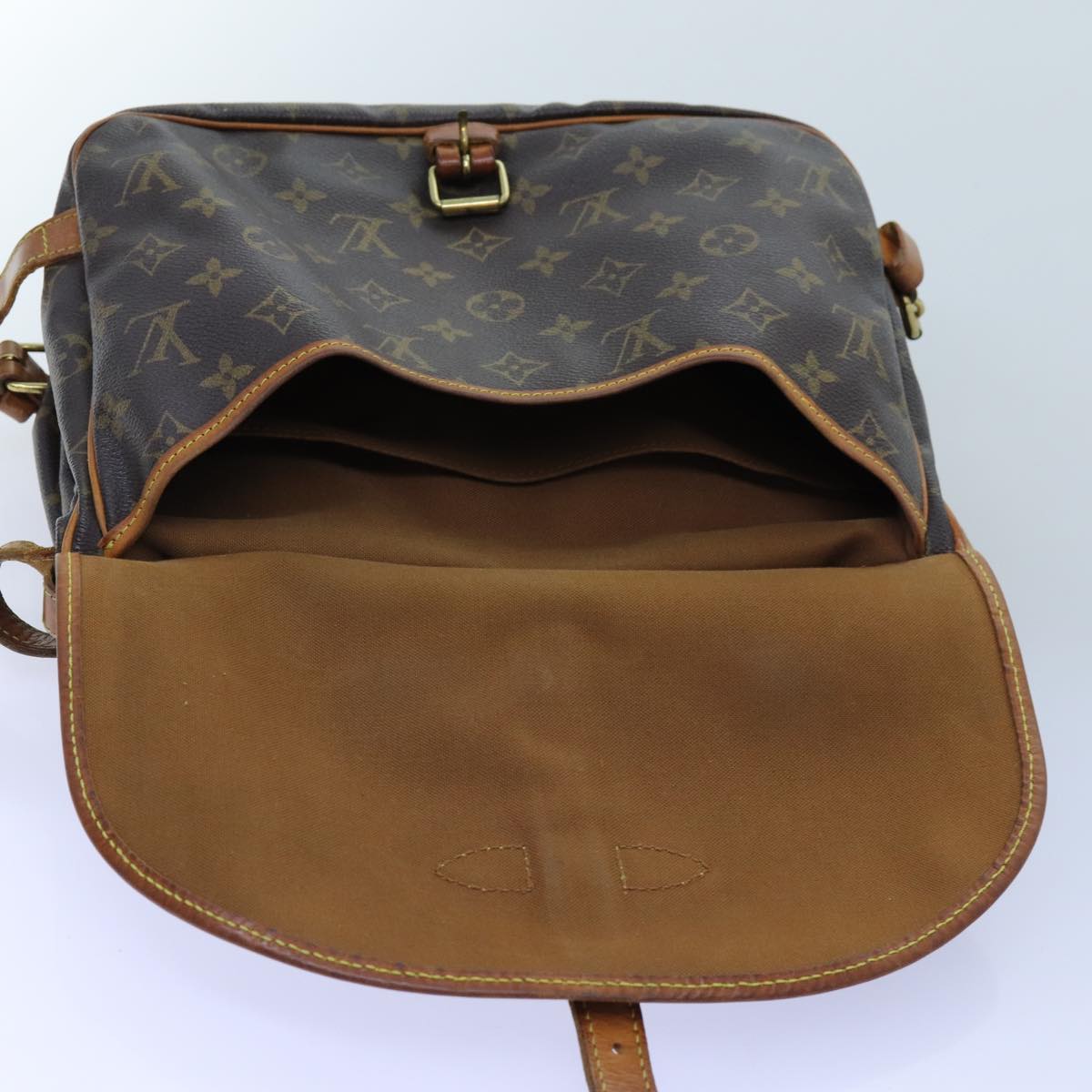 LOUIS VUITTON Monogram Saumur 30 Shoulder Bag M42256 LV Auth 71707