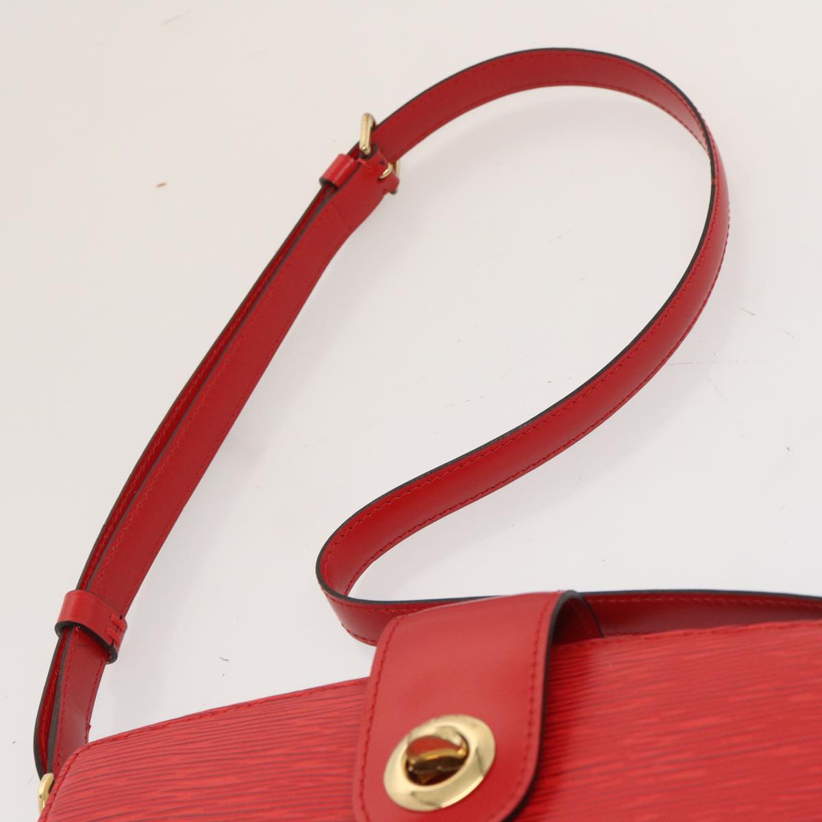 LOUIS VUITTON Epi Capuchin Shoulder Bag Red M52347 LV Auth 71714