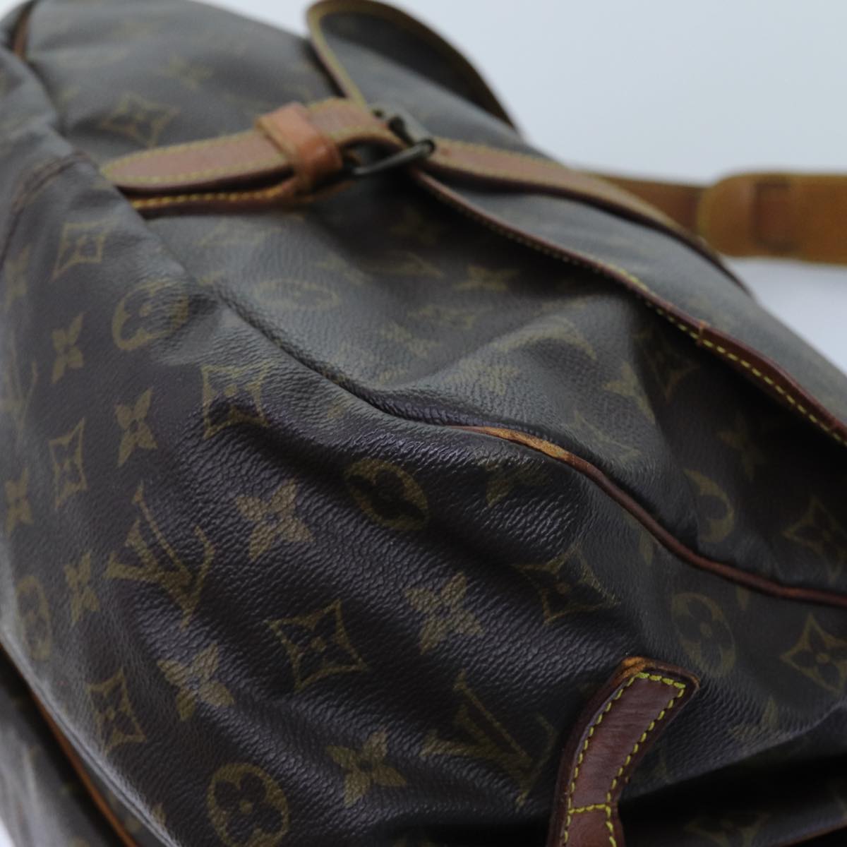 LOUIS VUITTON Monogram Saumur 35 Shoulder Bag M42254 LV Auth 71718