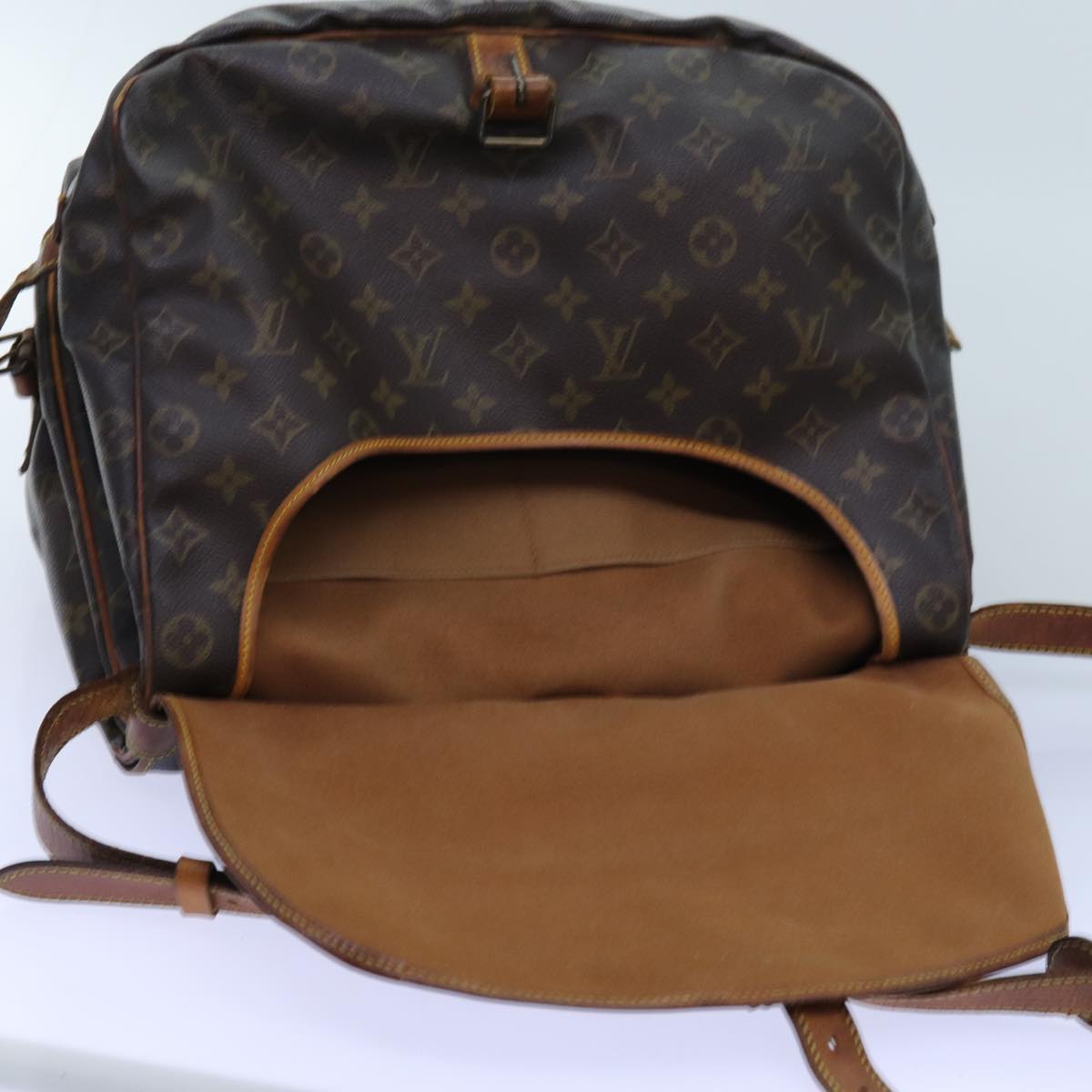 LOUIS VUITTON Monogram Saumur 35 Shoulder Bag M42254 LV Auth 71718