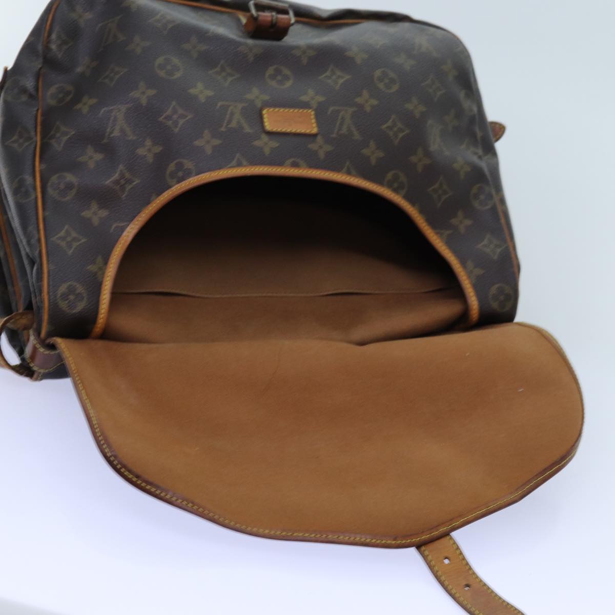 LOUIS VUITTON Monogram Saumur 35 Shoulder Bag M42254 LV Auth 71718