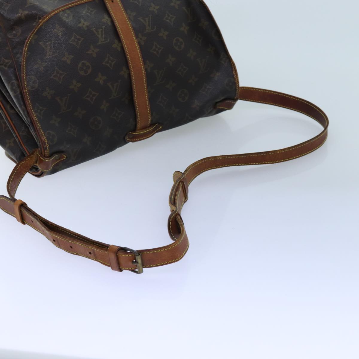 LOUIS VUITTON Monogram Saumur 35 Shoulder Bag M42254 LV Auth 71718