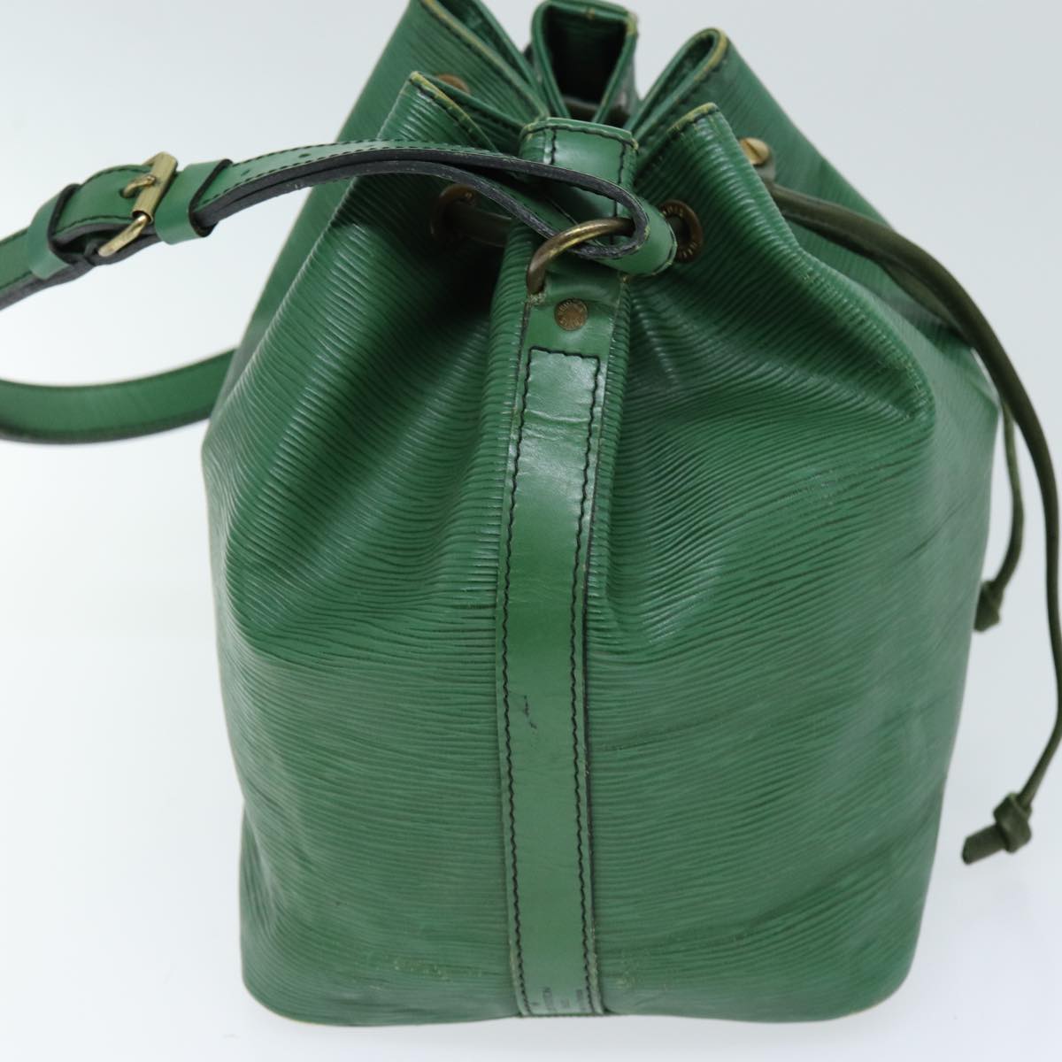 LOUIS VUITTON Epi Petit Noe Shoulder Bag Green M44104 LV Auth 72193