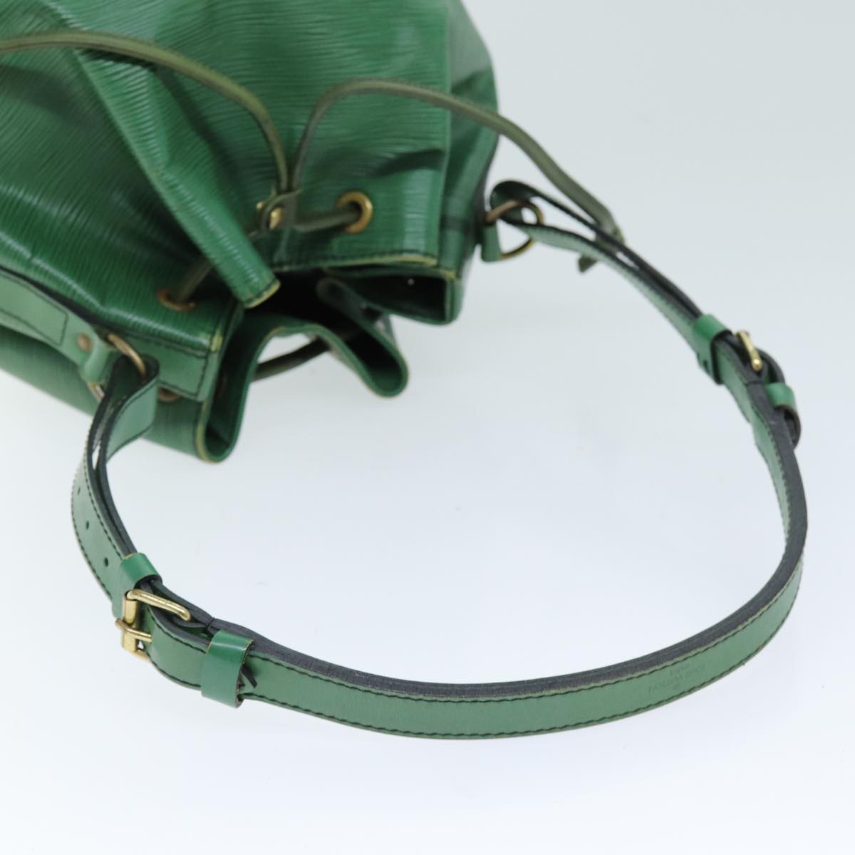 LOUIS VUITTON Epi Petit Noe Shoulder Bag Green M44104 LV Auth 72193