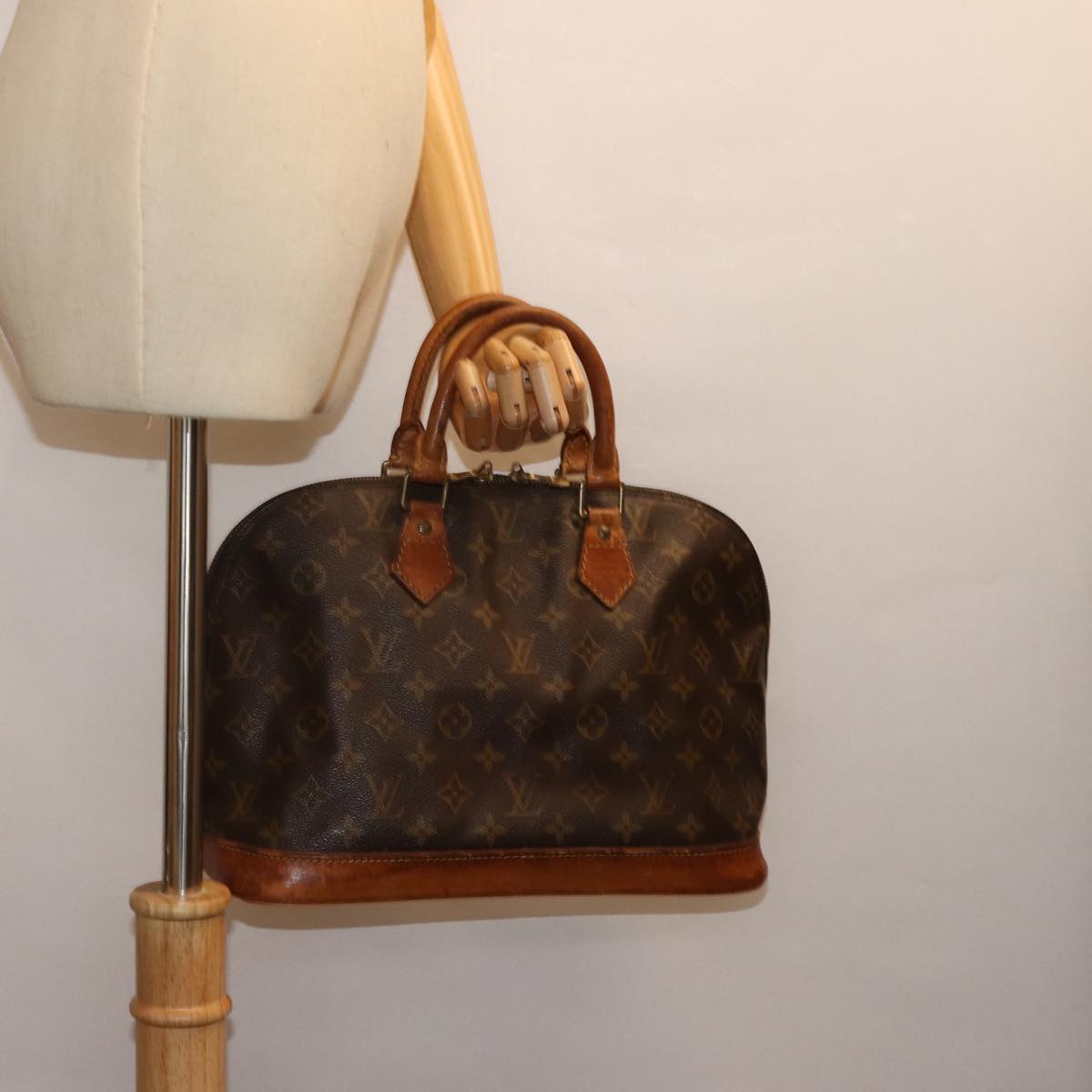 LOUIS VUITTON Monogram Alma Hand Bag M51130 LV Auth 72243