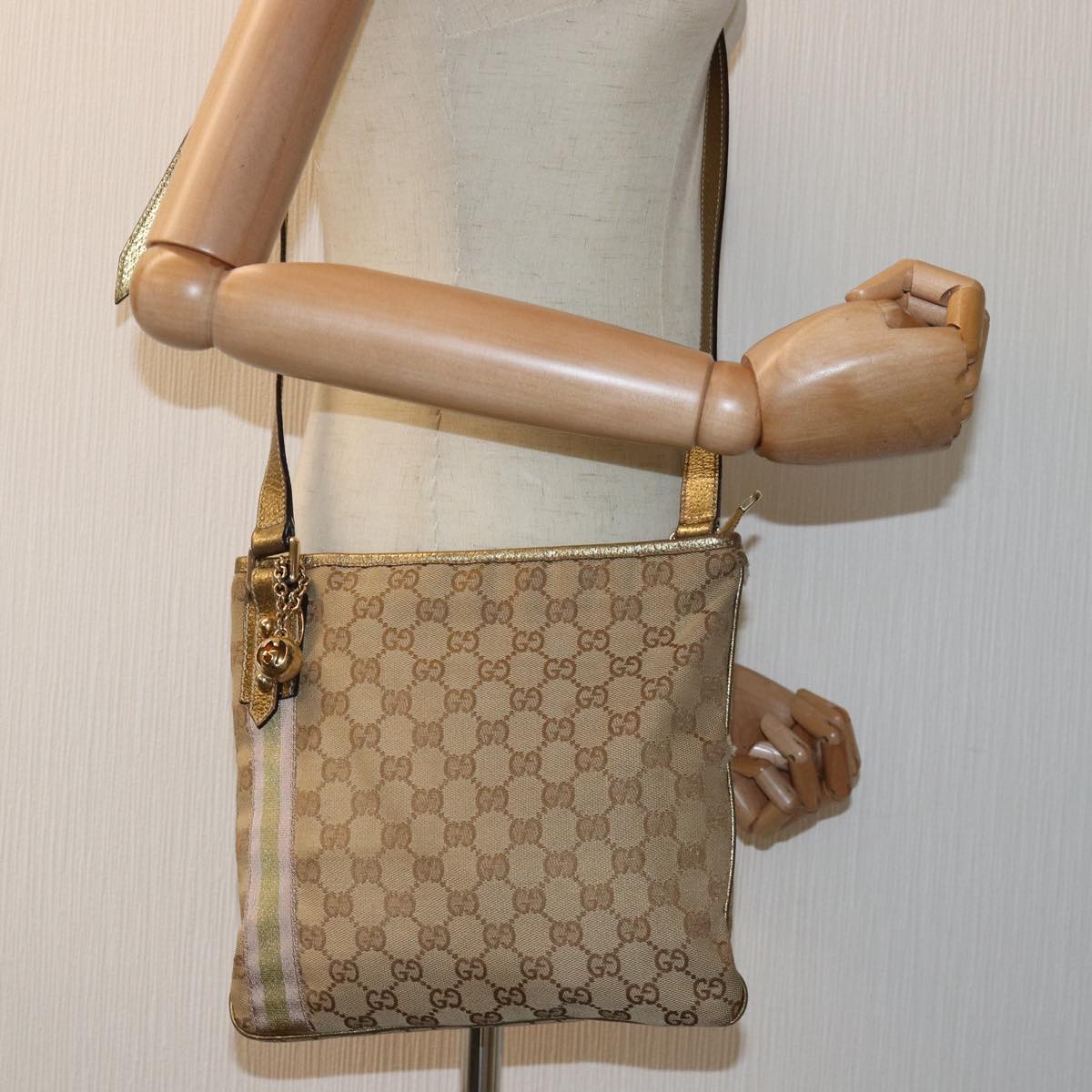 GUCCI GG Canvas Sherry Line Shoulder Bag Gold Beige pink 144388 Auth 72295