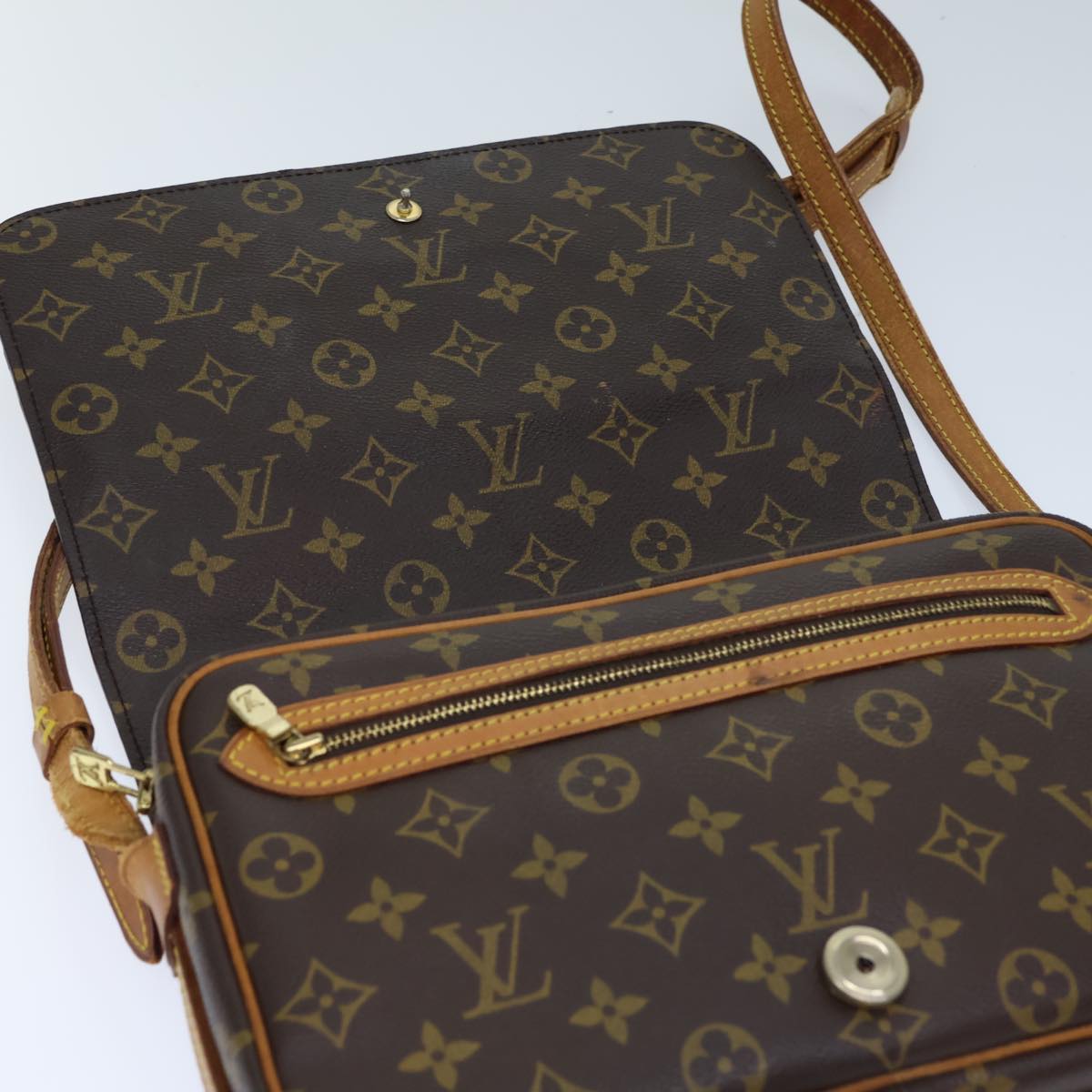 LOUIS VUITTON Monogram Saint Germain Shoulder Bag M51207 LV Auth 72348