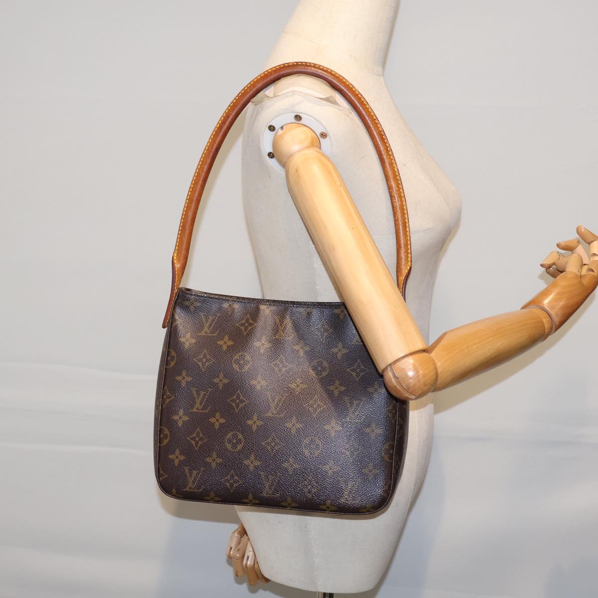 LOUIS VUITTON Monogram Looping MM Shoulder Bag M51146 LV Auth 72366