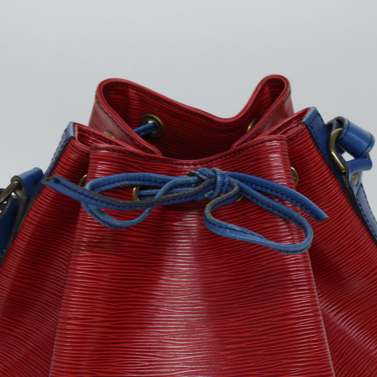 LOUIS VUITTON Epi Noe Shoulder Bag Bicolor Red Blue M44084 LV Auth 72398