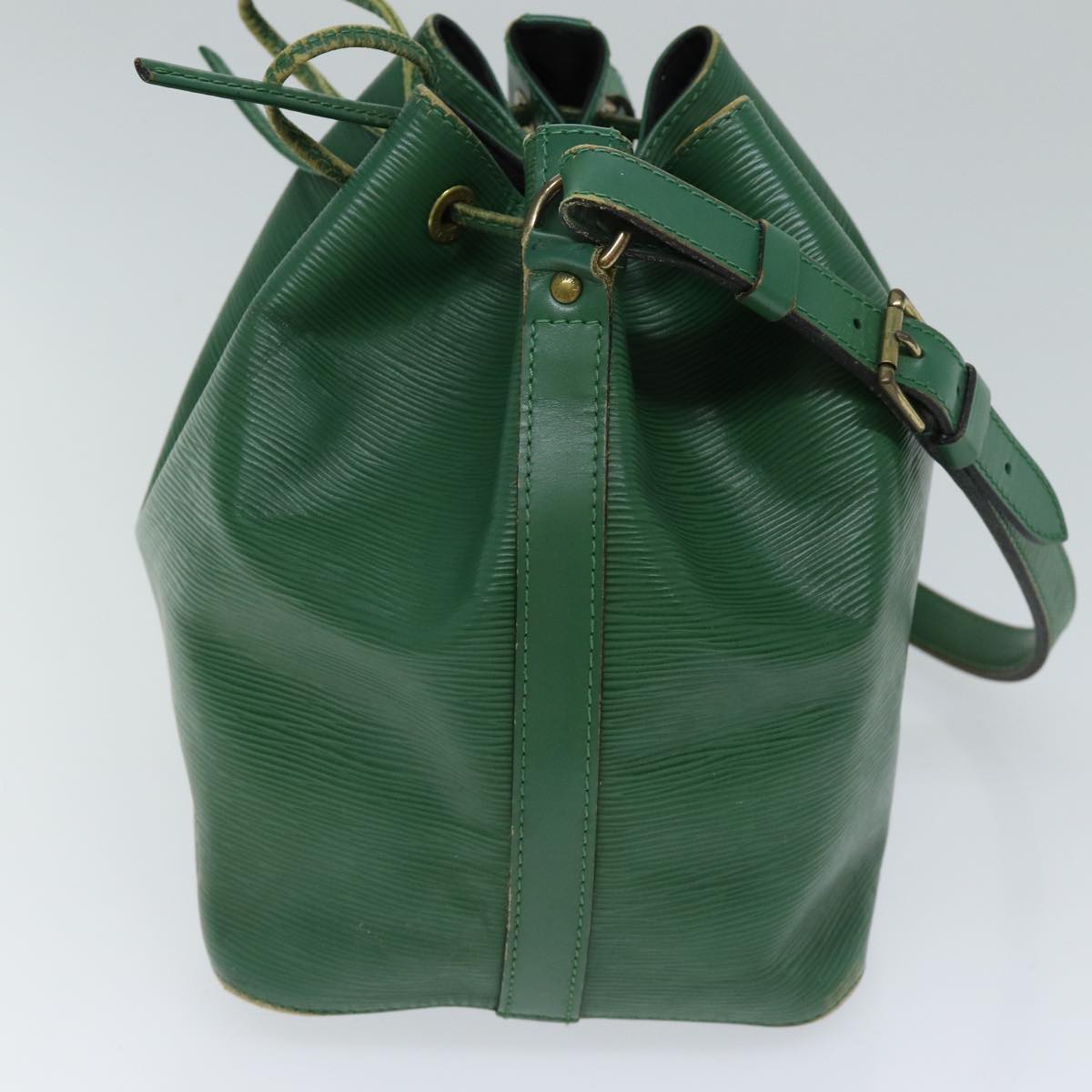 LOUIS VUITTON Epi Petit Noe Shoulder Bag Green M44104 LV Auth 72399