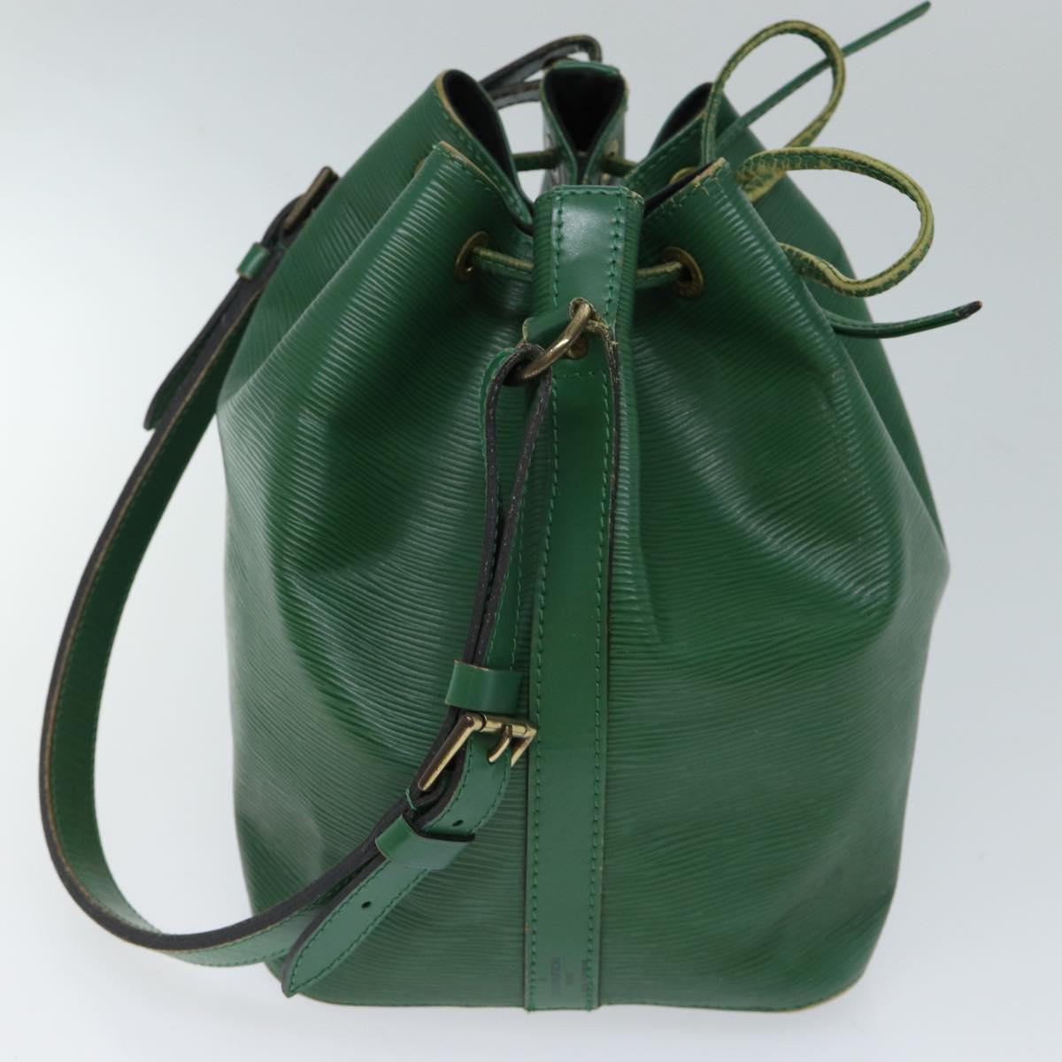 LOUIS VUITTON Epi Petit Noe Shoulder Bag Green M44104 LV Auth 72399