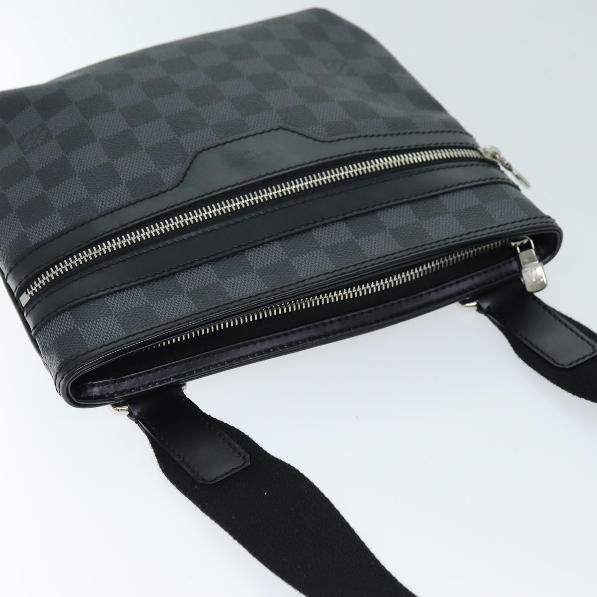 LOUIS VUITTON Damier Graphite Tomas Shoulder Bag N58028 LV Auth 72432A