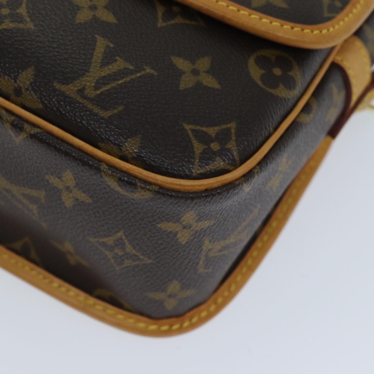 LOUIS VUITTON Monogram Sologne Shoulder Bag M42250 LV Auth 72434