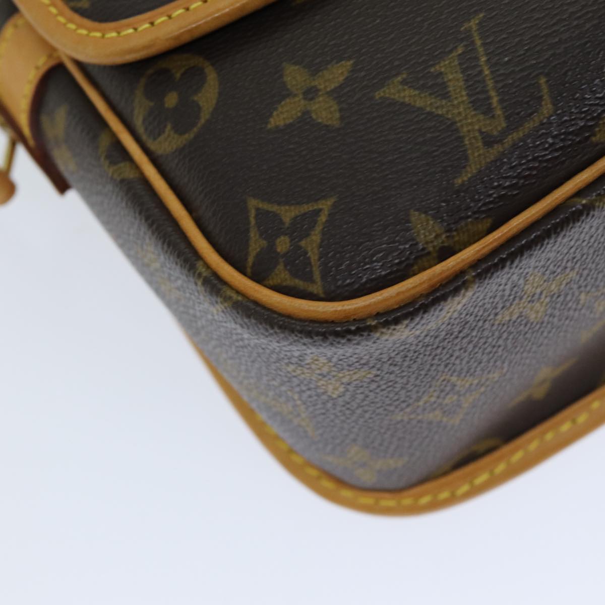 LOUIS VUITTON Monogram Sologne Shoulder Bag M42250 LV Auth 72434