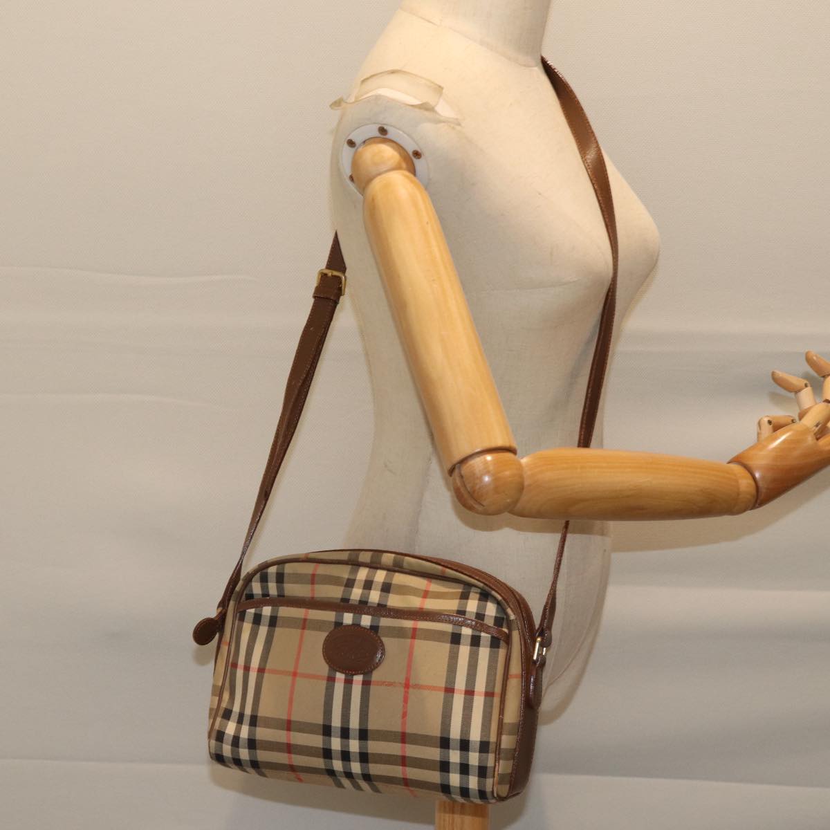 BURBERRY Nova Check Shoulder Bag Canvas Beige Auth 72502