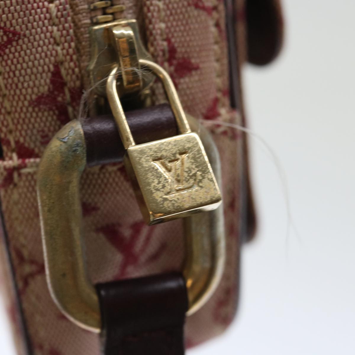 LOUIS VUITTON Monogram Mini Juliet MM Shoulder Bag Red M92219 LV Auth 72590