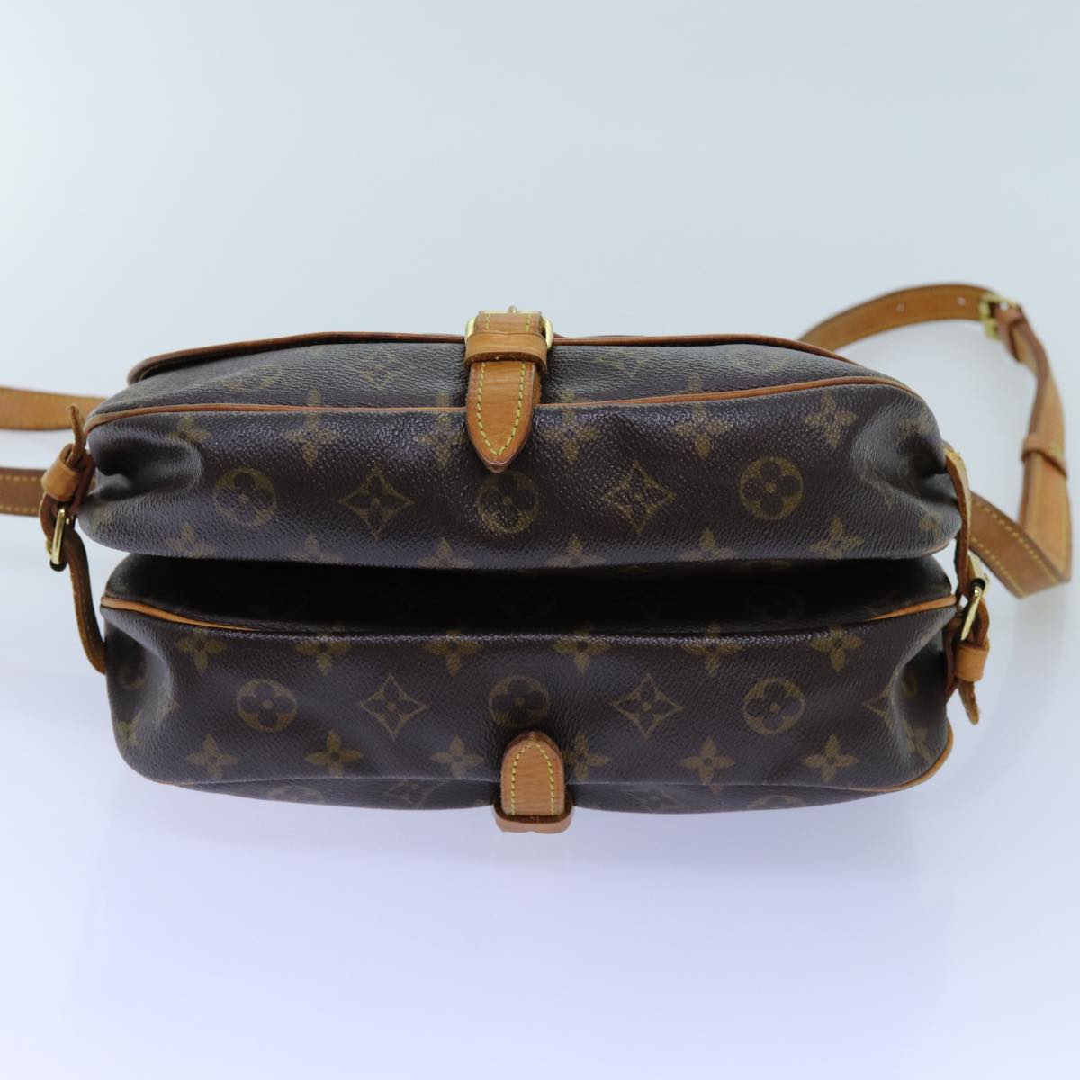 LOUIS VUITTON Monogram Saumur 30 Shoulder Bag M42256 LV Auth 72604