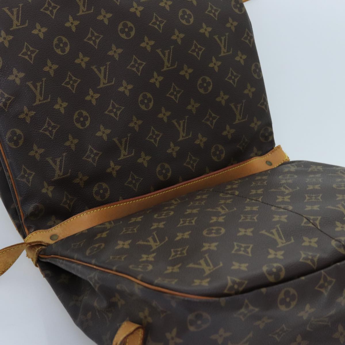 LOUIS VUITTON Monogram Saumur 35 Shoulder Bag M42254 LV Auth 72612