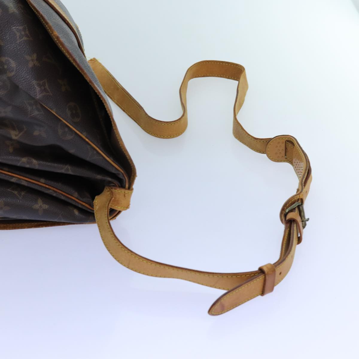 LOUIS VUITTON Monogram Saumur 35 Shoulder Bag M42254 LV Auth 72612