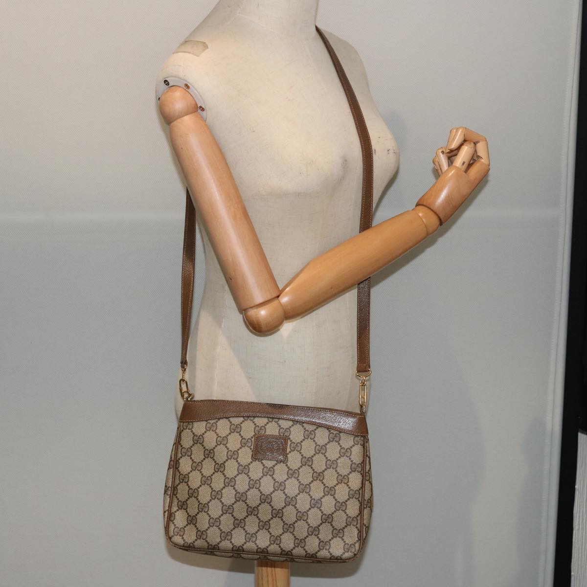 GUCCI GG Canvas Shoulder Bag PVC Beige Auth 72759