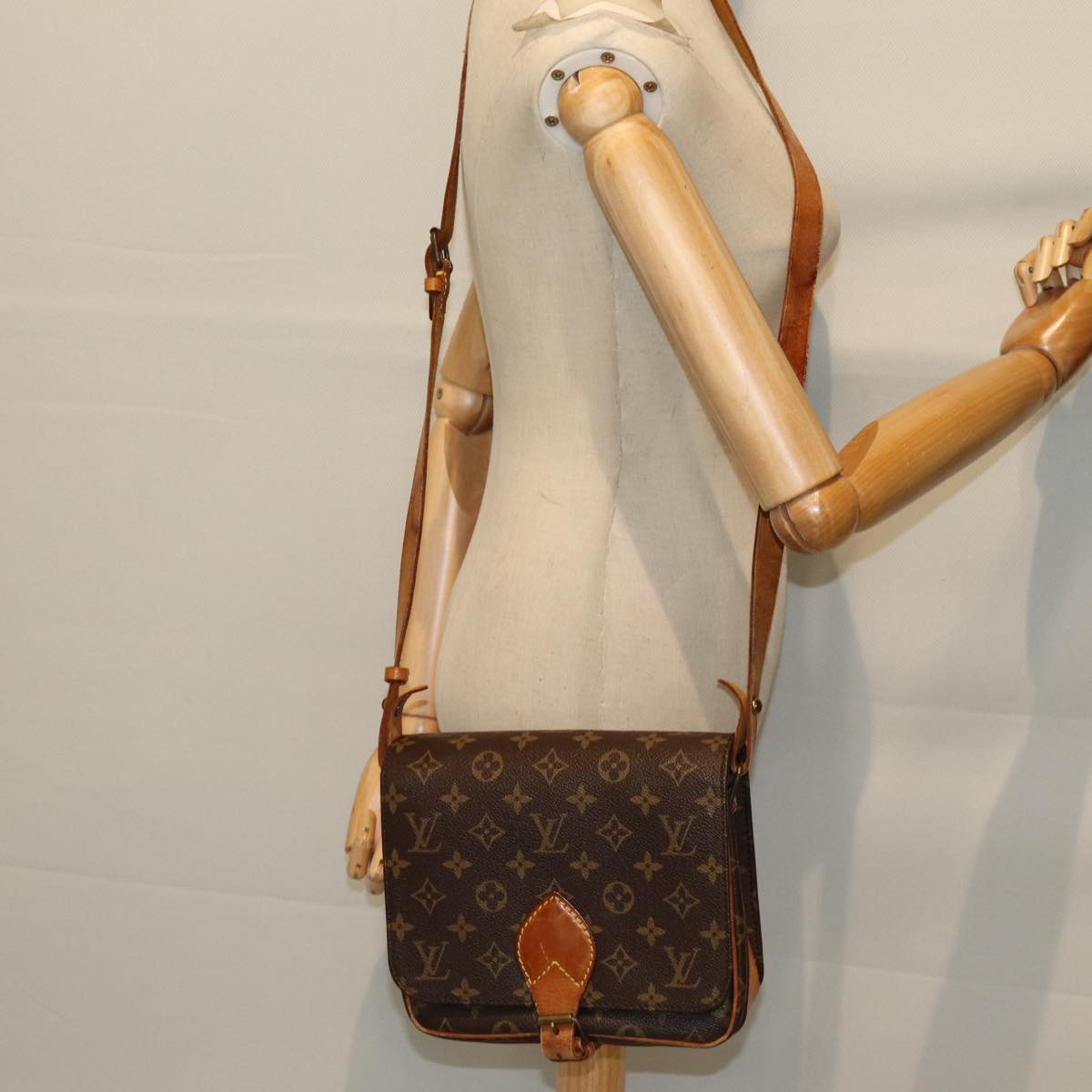 LOUIS VUITTON Monogram Cartouchiere MM Shoulder Bag M51253 LV Auth 72796